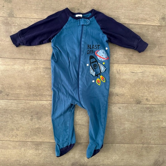 Gerber 3-6M Baby Boy Zip Sleeper Footies Blast Off Rocket-ship
GUC
Bin Kk - Picture 1 of 4